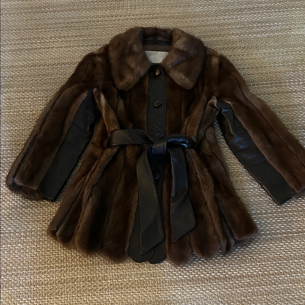 Vintage Conklin Fur Coat.  Leather  Inlay & belt.  scalloped edge.  Size Small